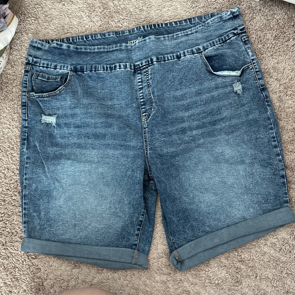 Terra & Sky Pull On Bermuda Shorts
